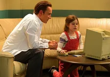 Steve Jobs with 5-year-old Lisa (Makenzie Moss)
